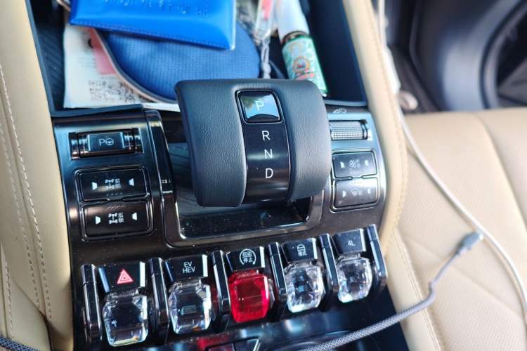 Used Formula Leopard 5 2023 Navigator Edition Gear Lever