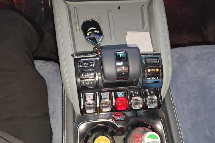 Used Formula Leopard 5 2023 Navigator Edition Gear Lever