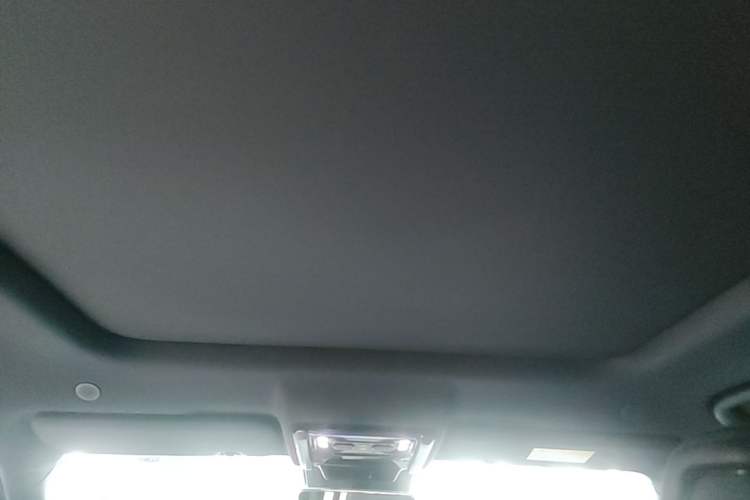 Used Formula Leopard 5 2023 Navigator Edition Headliner