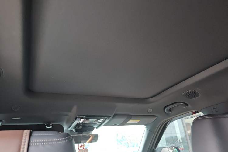 Used Formula Leopard 5 2023 Explore Edition Headliner