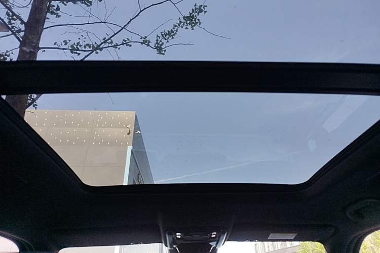 Used Formula Leopard 5 2023 Navigator Edition Headliner