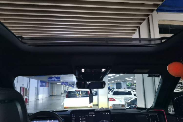 Used Formula Leopard 5 2023 Navigator Edition Headliner