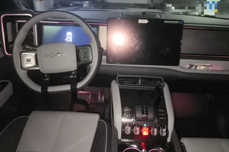 Used Formula Leopard 5 2023 Explore Edition Interior 2