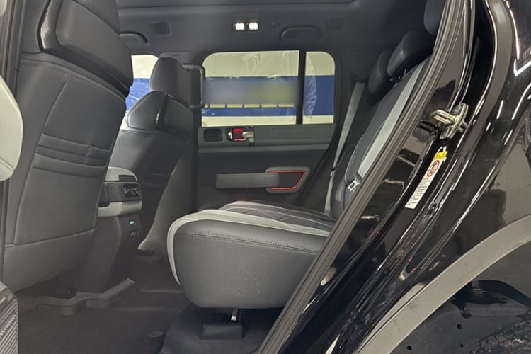 Used Formula Leopard 5 2023 Explore Edition Interior 2