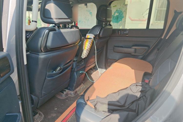 Used Formula Leopard 5 2023 Navigator Edition Interior 4