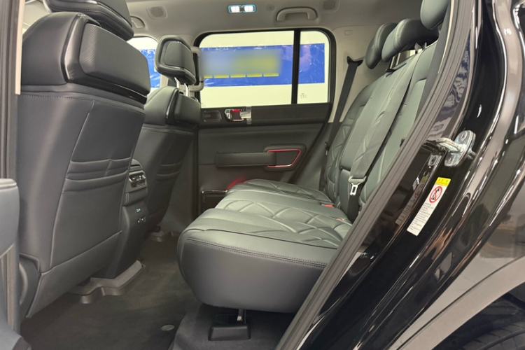 Used Formula Leopard 5 2023 Navigator Edition Interior 4