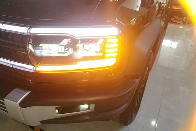 Used Formula Leopard 5 2023 Navigator Edition Left Front Headlight