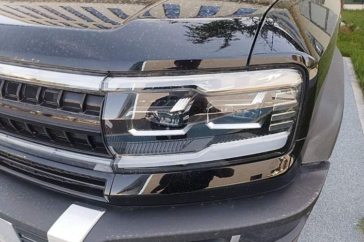 Used Formula Leopard 5 2023 Navigator Edition Left Front Headlight