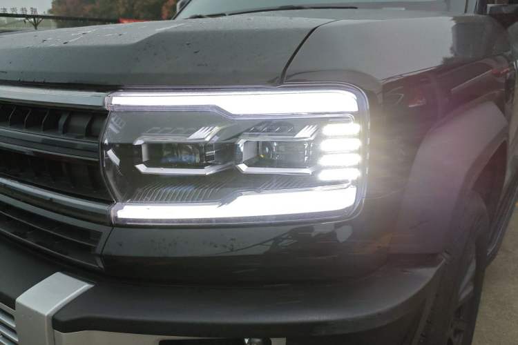 Used Formula Leopard 5 2023 Navigator Edition Left Front Headlight