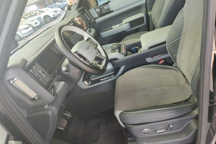 Used Formula Leopard 5 2023 Explore Edition Left Front Seat