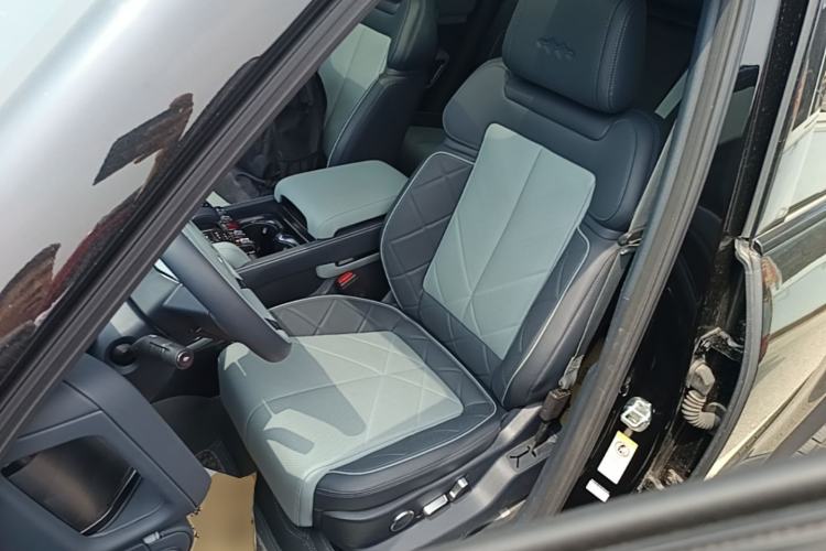 Used Formula Leopard 5 2023 Explore Edition Left Front Seat