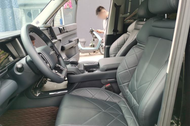 Used Formula Leopard 5 2023 Explore Edition Left Front Seat