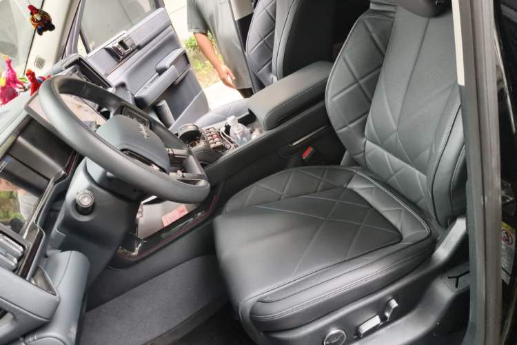 Used Formula Leopard 5 2023 Explore Edition Left Front Seat