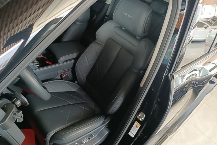 Used Formula Leopard 5 2023 Navigator Edition Left Front Seat