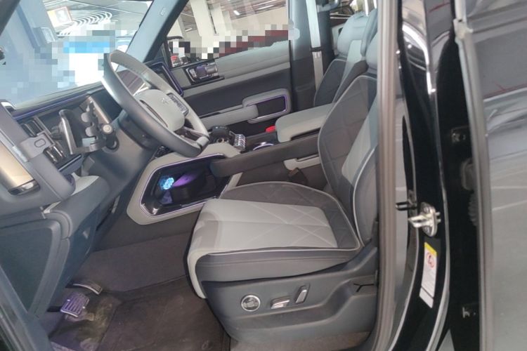 Used Formula Leopard 5 2023 Explore Edition Left Front Seat