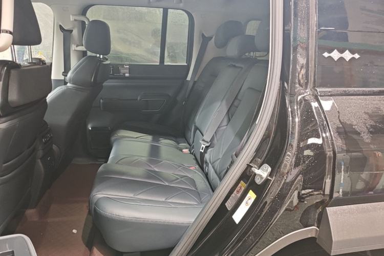 Used Formula Leopard 5 2023 Explore Edition Left Rear Seat