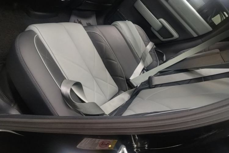 Used Formula Leopard 5 2023 Cloud Ride Flagship Edition Left Rear Seat