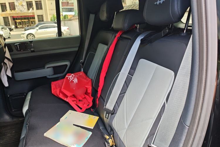 Used Formula Leopard 5 2023 Navigator Edition Left Rear Seat