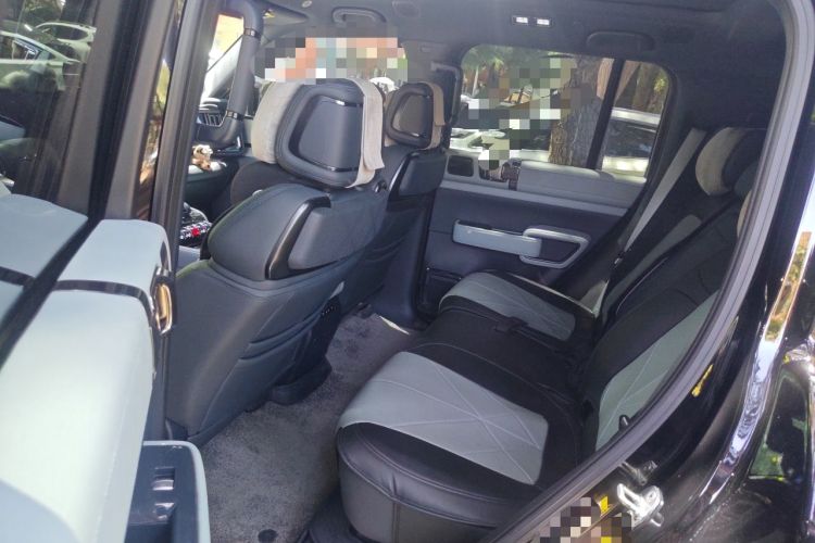 Used Formula Leopard 5 2023 Cloud Ride Flagship Edition Left Rear Seat