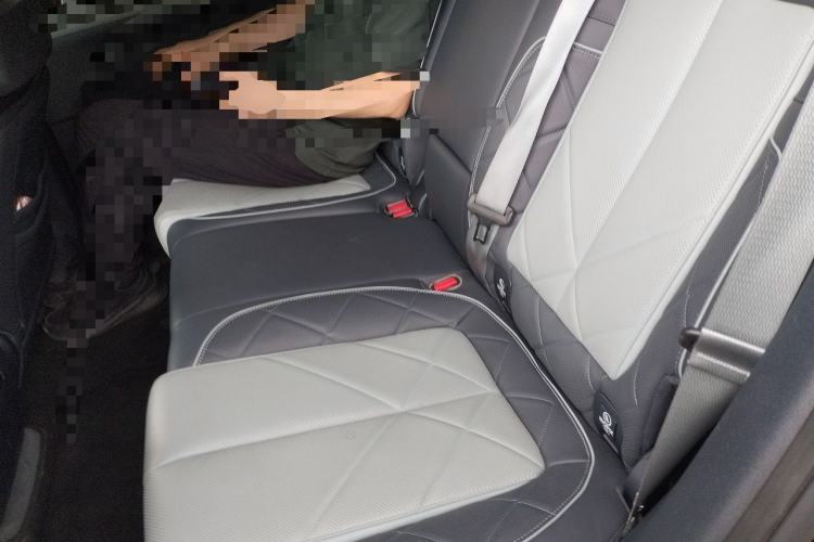 Used Formula Leopard 5 2023 Navigator Edition Left Rear Seat