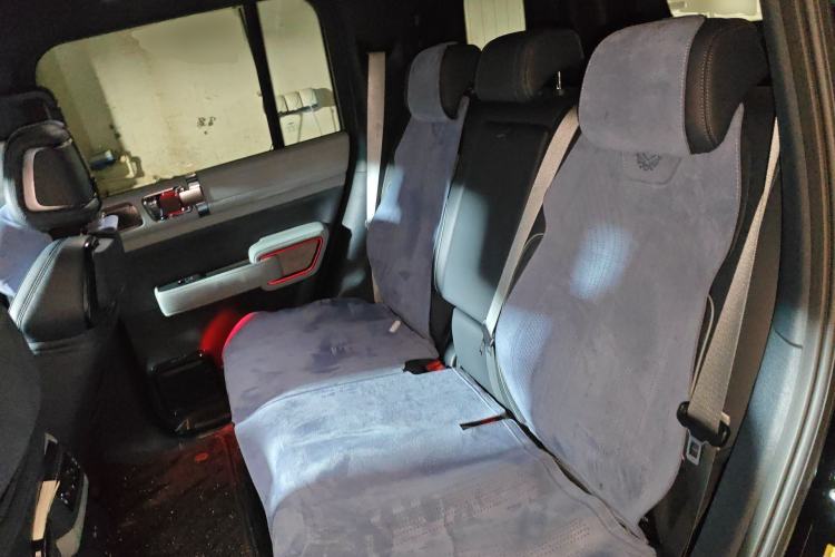 Used Formula Leopard 5 2023 Navigator Edition Left Rear Seat