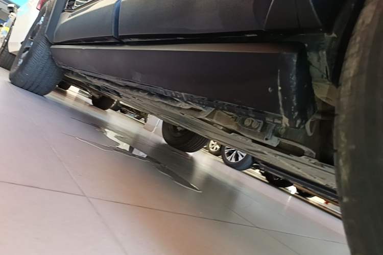 Used Formula Leopard 5 2023 Cloud Ride Flagship Edition Left Side Sill