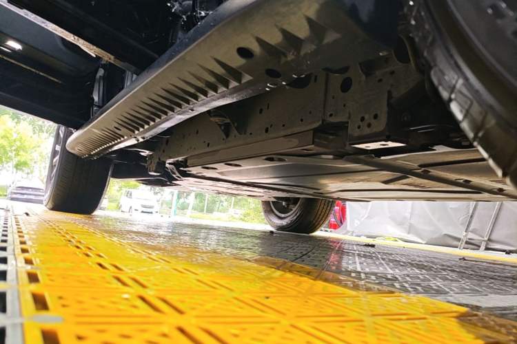 Used Formula Leopard 5 2023 Explore Edition Left Side Sill