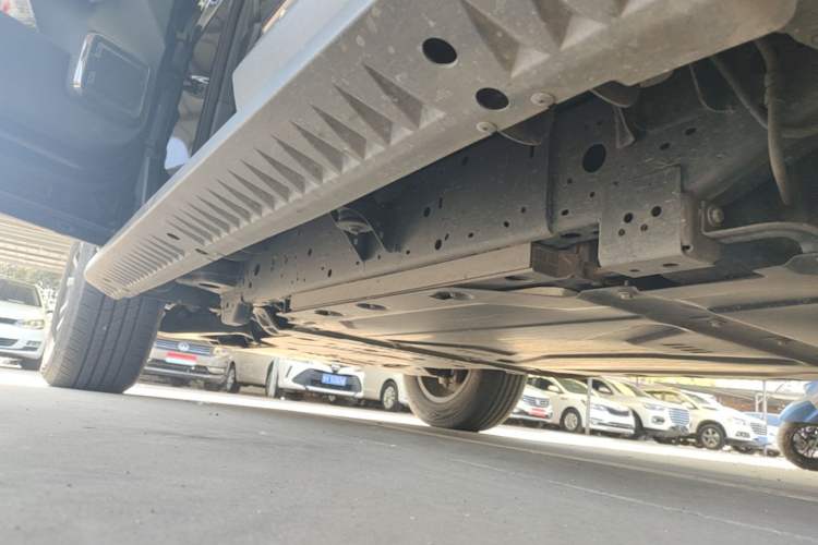 Used Formula Leopard 5 2023 Explore Edition Left Side Sill