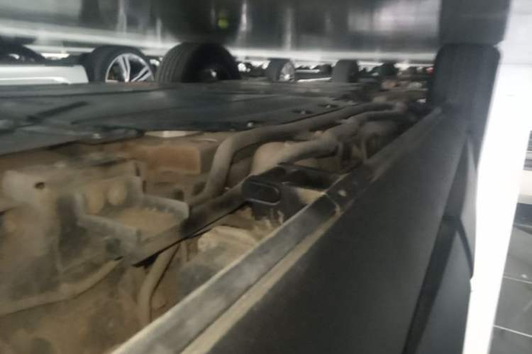 Used Formula Leopard 5 2023 Cloud Ride Flagship Edition Left Side Sill