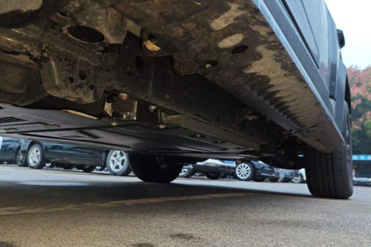Used Formula Leopard 5 2023 Navigator Edition Left Side Sill