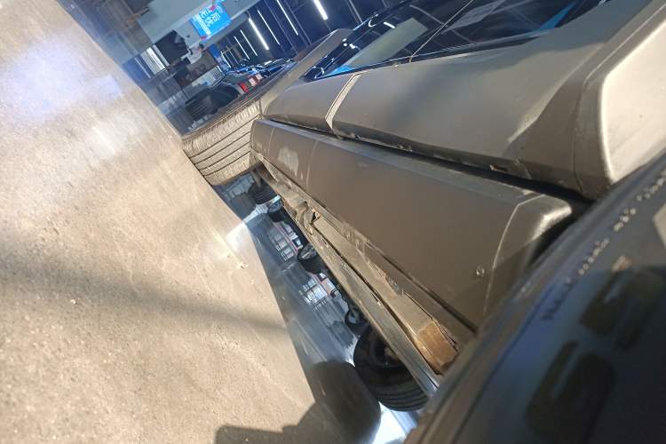 Used Formula Leopard 5 2023 Explore Edition Left Side Sill