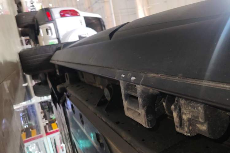 Used Formula Leopard 5 2023 Navigator Edition Left Side Sill