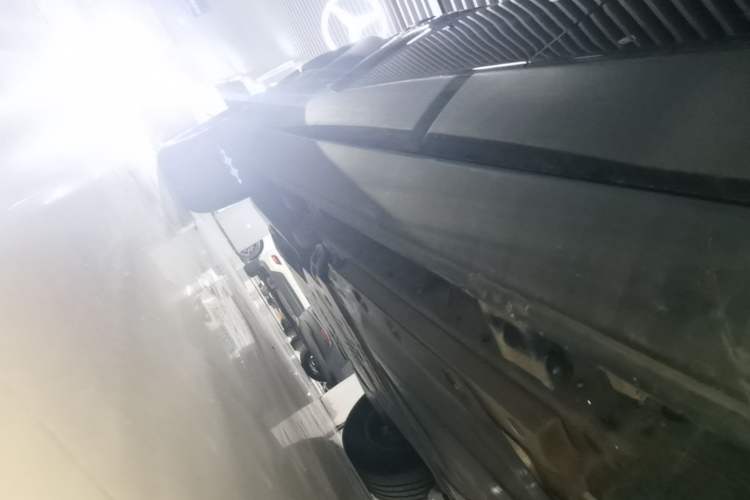 Used Formula Leopard 5 2023 Navigator Edition Left Side Sill