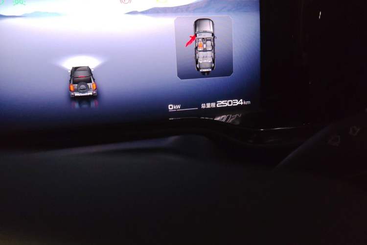 Used Formula Leopard 5 2023 Navigator Edition Odometer Close Up