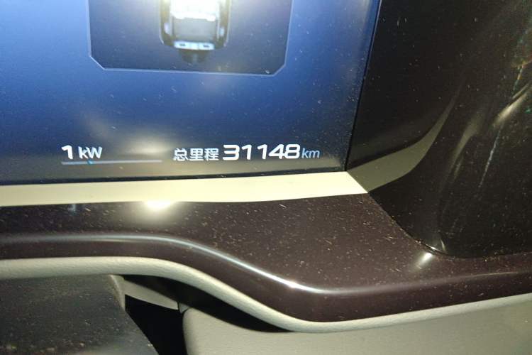 Used Formula Leopard 5 2023 Navigator Edition Odometer Close Up