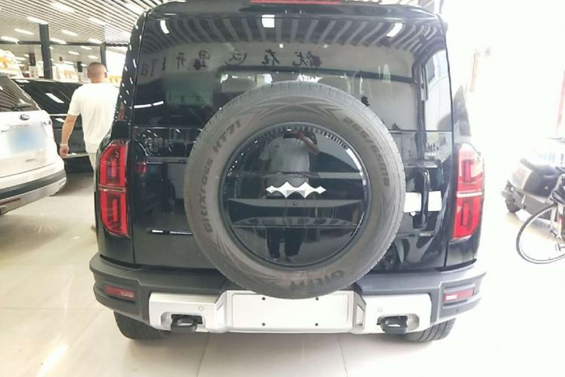 Used Formula Leopard 5 2023 Navigator Edition Rear