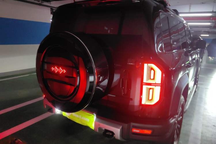Used Formula Leopard 5 2023 Navigator Edition Rear