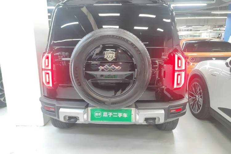 Used Formula Leopard 5 2023 Navigator Edition Rear
