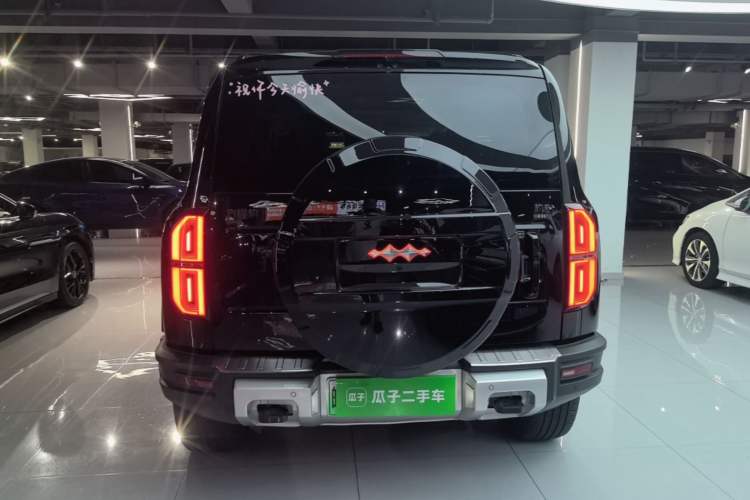 Used Formula Leopard 5 2023 Navigator Edition Rear