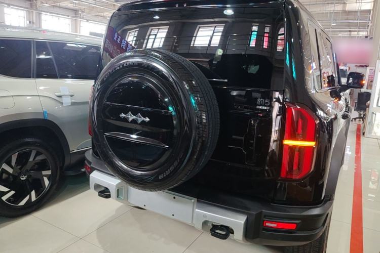 Used Formula Leopard 5 2023 Navigator Edition Rear