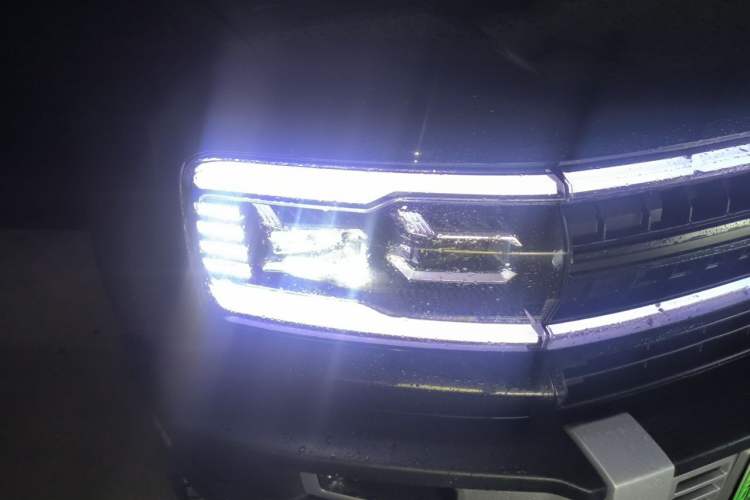 Used Formula Leopard 5 2023 Cloud Ride Flagship Edition Right Front Headlight