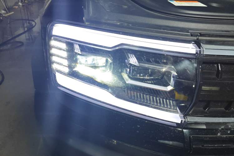 Used Formula Leopard 5 2023 Navigator Edition Right Front Headlight