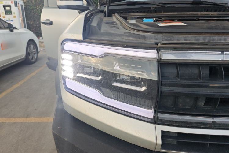 Used Formula Leopard 5 2023 Navigator Edition Right Front Headlight