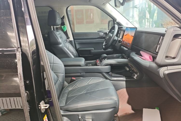 Used Formula Leopard 5 2023 Explore Edition Right Front Seat