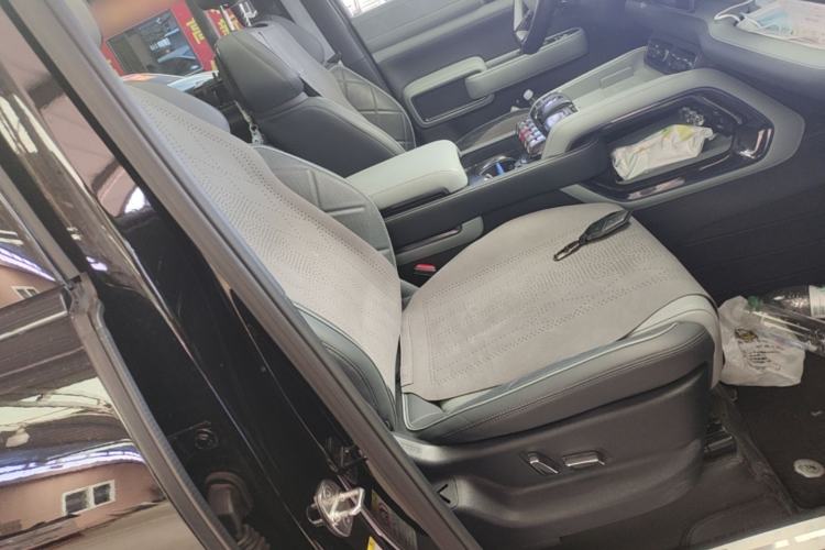 Used Formula Leopard 5 2023 Explore Edition Right Front Seat