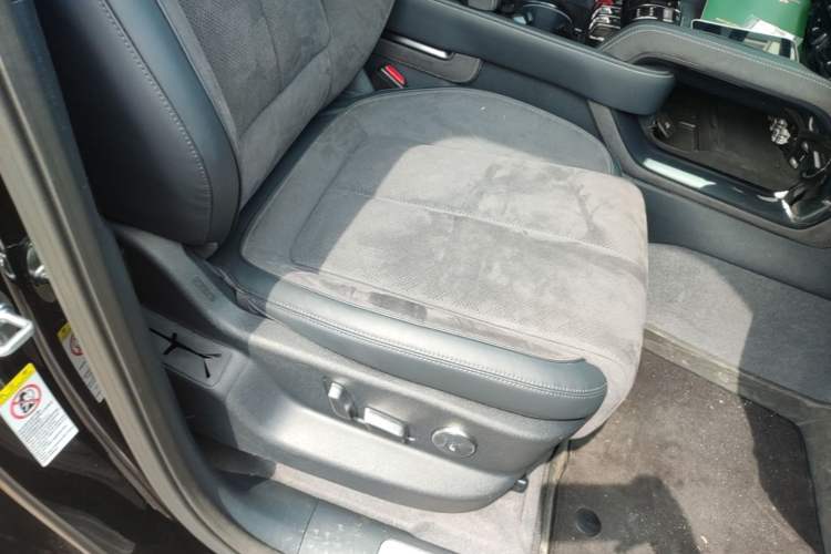 Used Formula Leopard 5 2023 Cloud Ride Flagship Edition Right Front Seat