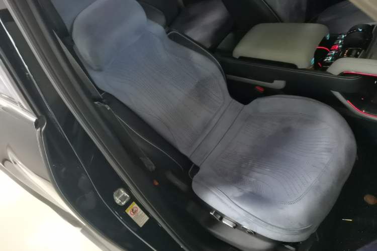 Used Formula Leopard 5 2023 Navigator Edition Right Front Seat