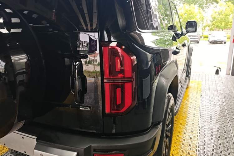 Used Formula Leopard 5 2023 Explore Edition Right Rear Taillight