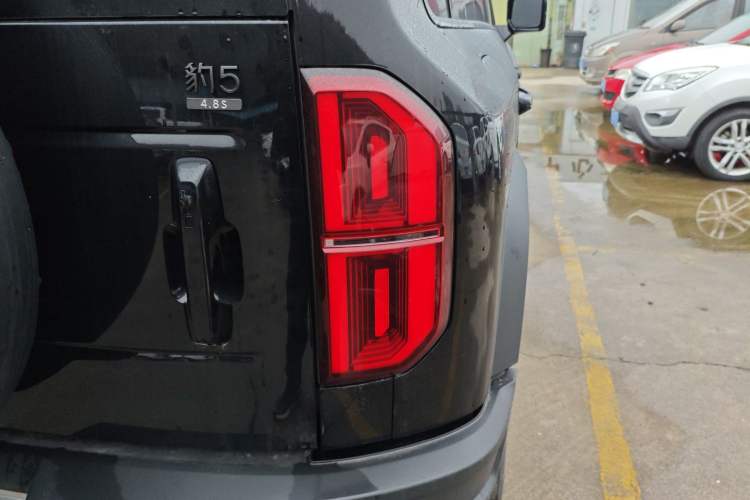 Used Formula Leopard 5 2023 Navigator Edition Right Rear Taillight