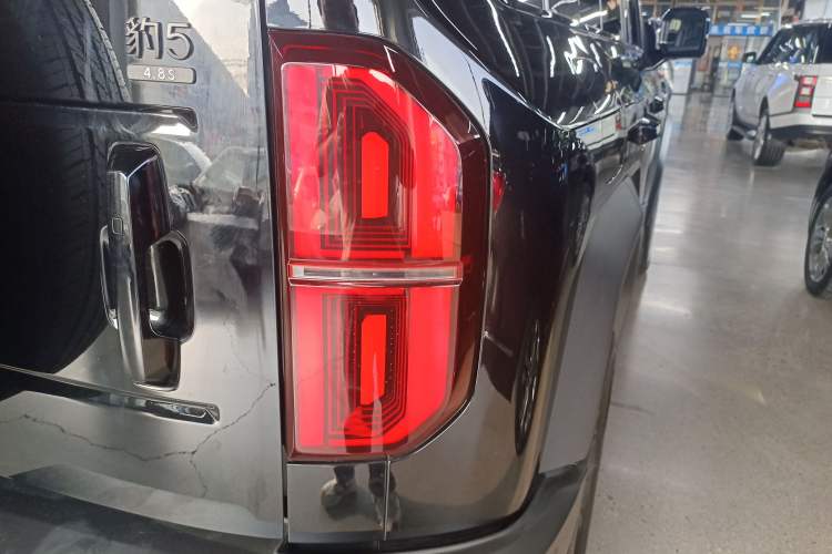 Used Formula Leopard 5 2023 Explore Edition Right Rear Taillight